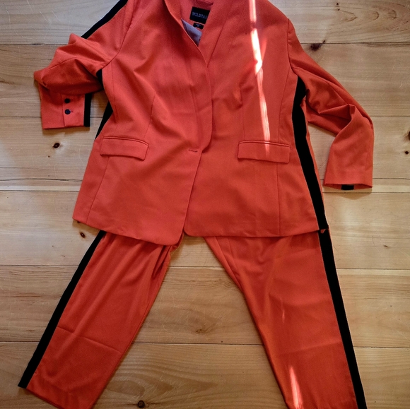 Wildfang EmpowerSuit - Picture 4 of 13
